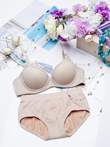 輕盈一字型美背款