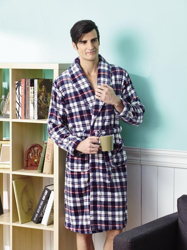 時尚格紋。珊瑚絨男睡袍